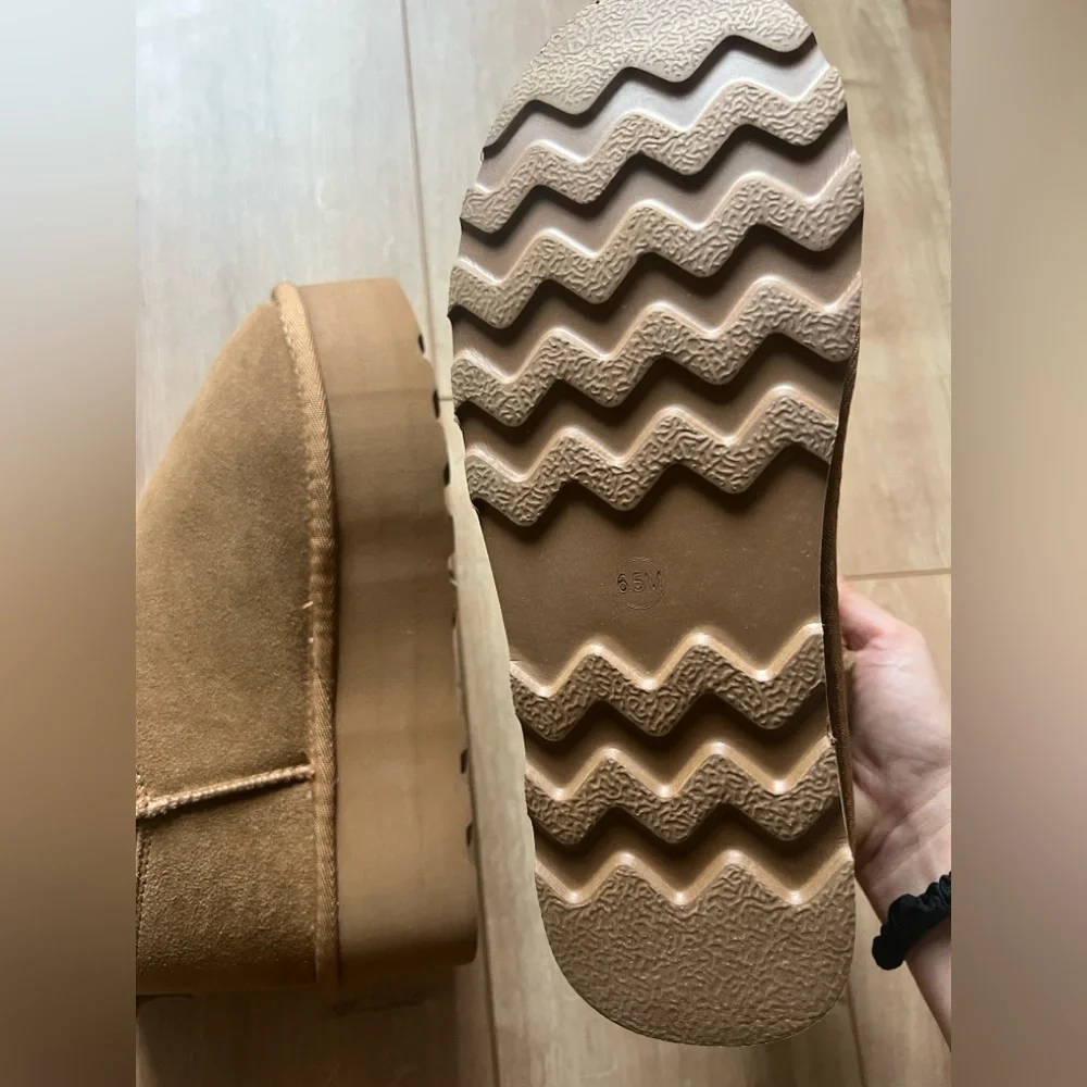 [NEW/UNWORN] CUSHIONAIRE Genuine Suede Platform Boot - Picture 7 of 9